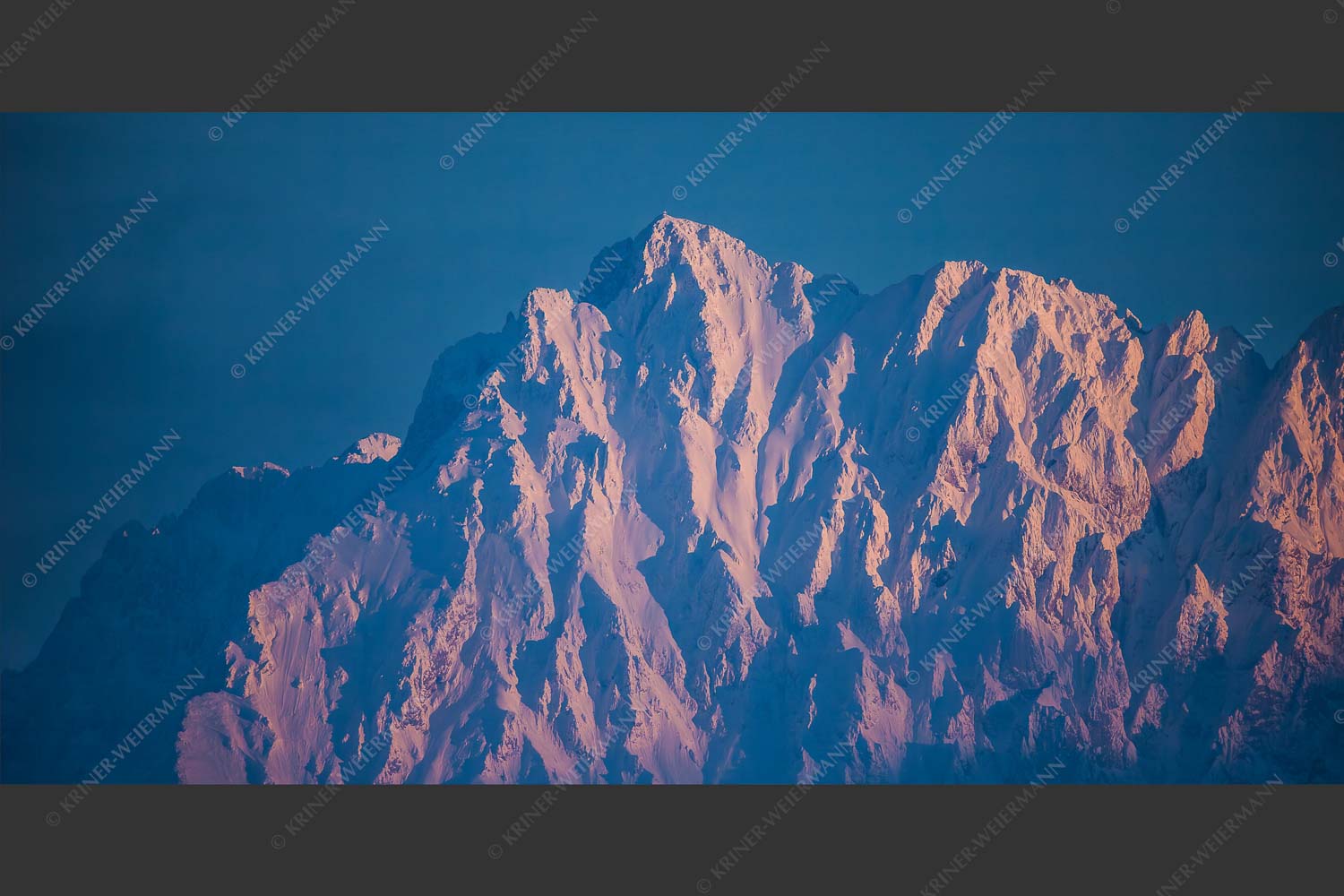 Winterlicher Wörner im Karwendel bei Sonnenuntergang - Alaska Style 2:1  -- Karwendel-Wörner - mehr Infos bei www.Kriner-Weiermann.de