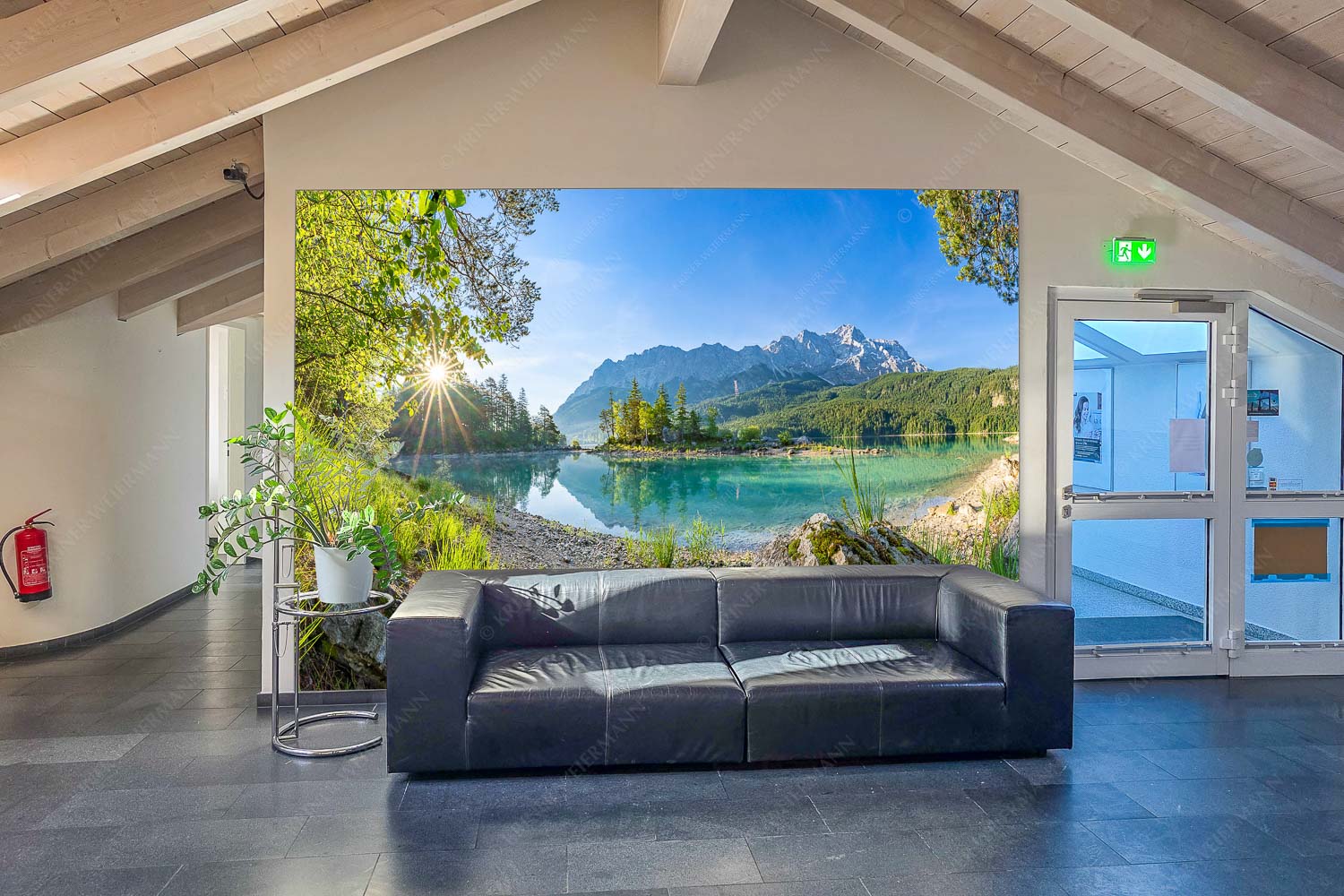 Blick über Eibsee zur Zugspitze im Wettersteingebirge - Eingang Heimliche Bucht-Sonnenaufgang am Eibsee mit Zugspitze 3:2 - mehr Infos bei www.Kriner-Weiermann.de