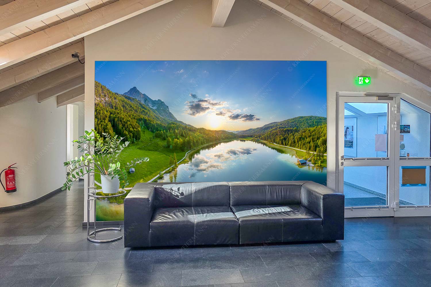 Blick über den Ferchensee zum Sonnenuntergang am Wettersteingebirge - Eingang Wohltuend-Ferchensee mit Wetterstein 3:2 - mehr Infos bei www.Kriner-Weiermann.de