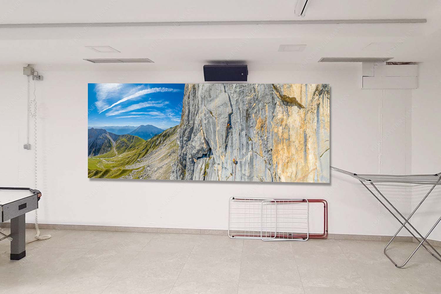 Kletterer in der Tour -Bayrischer Traum- an der Schüsselkarsüdwand im Wettersteingebirge - Mitte Bayrischer Traum-Klettern Schüsselkar Wetterstein 2,5:1 - mehr Infos bei www.Kriner-Weiermann.de