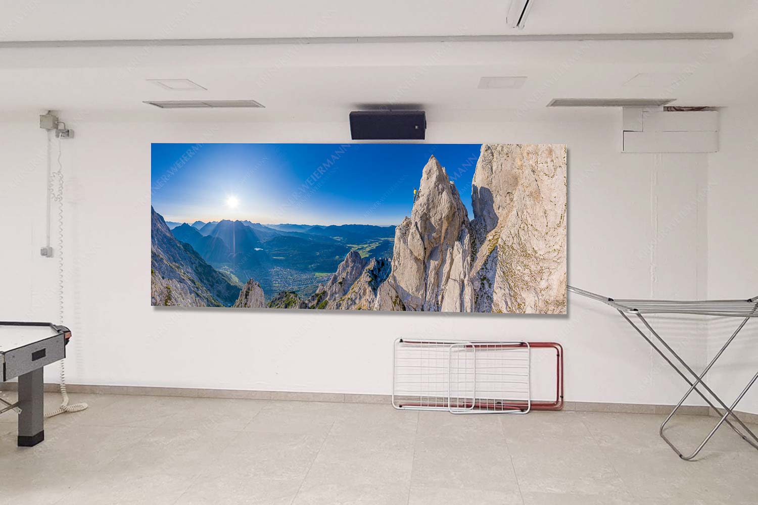 Klettern im Karwendel hoch über dem Oberen Isartal und Mittenwald - Mitte Steiler Zahn-Klettern im Karwendel 2,5:1 - mehr Infos bei www.Kriner-Weiermann.de