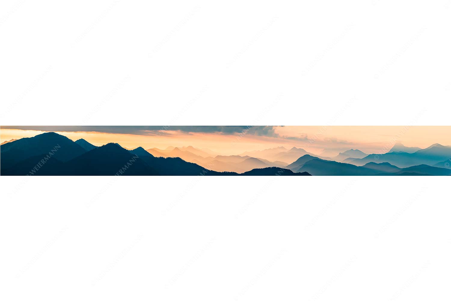 Blick in den Sonnenaufgan in die Bayrischen Voralpen - Schemenhaft_9zu1 - mehr Infos bei www.Kriner-Weiermann.de