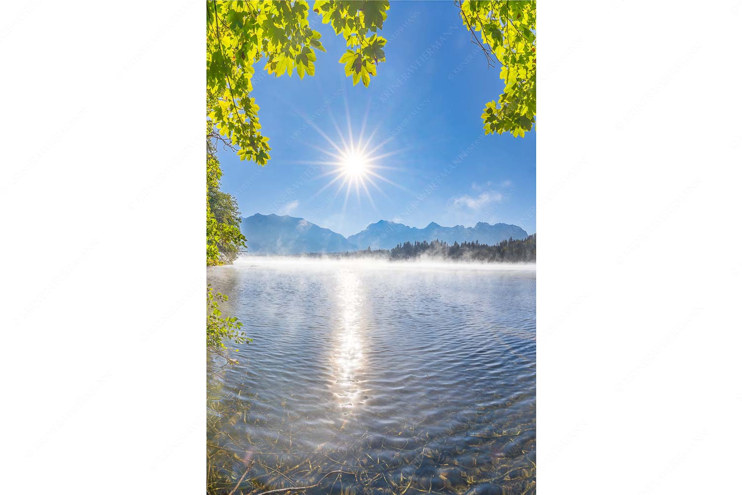 Morgennebel über dem Barmsee mit Karwendel-Silhouette - Uferleuchten_2zu3 - mehr Infos bei www.Kriner-Weiermann.de