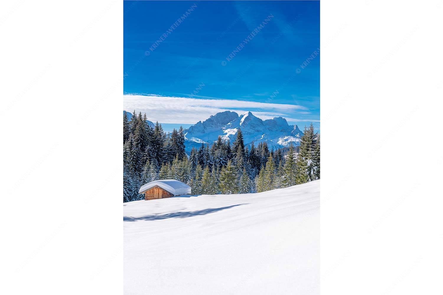 Wiesmahdstadel mit Zugspitzmassiv - Winterwiesmahd Elmau IV_2zu3 - mehr Infos bei www.Kriner-Weiermann.de