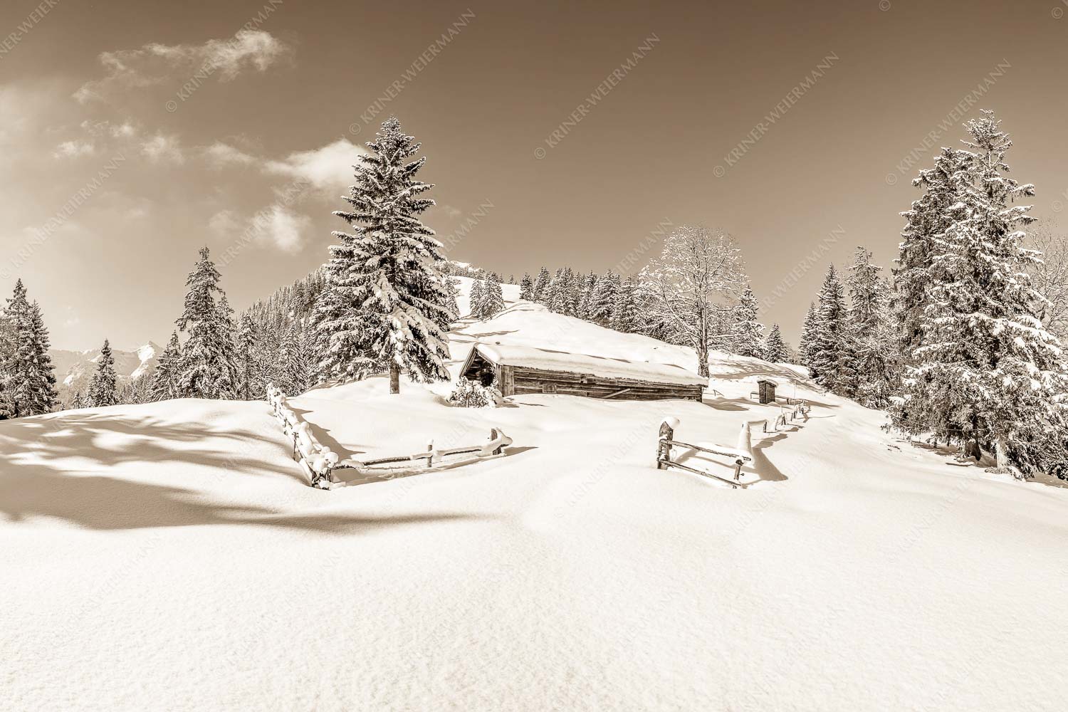 Verschneite Grasbergalm im Soierngebirge mit Krapfenkarspitze - Winterruhe 3:2 sepia -- Alm Soierngebirge Schneelandschaft - mehr Infos bei www.Kriner-Weiermann.de