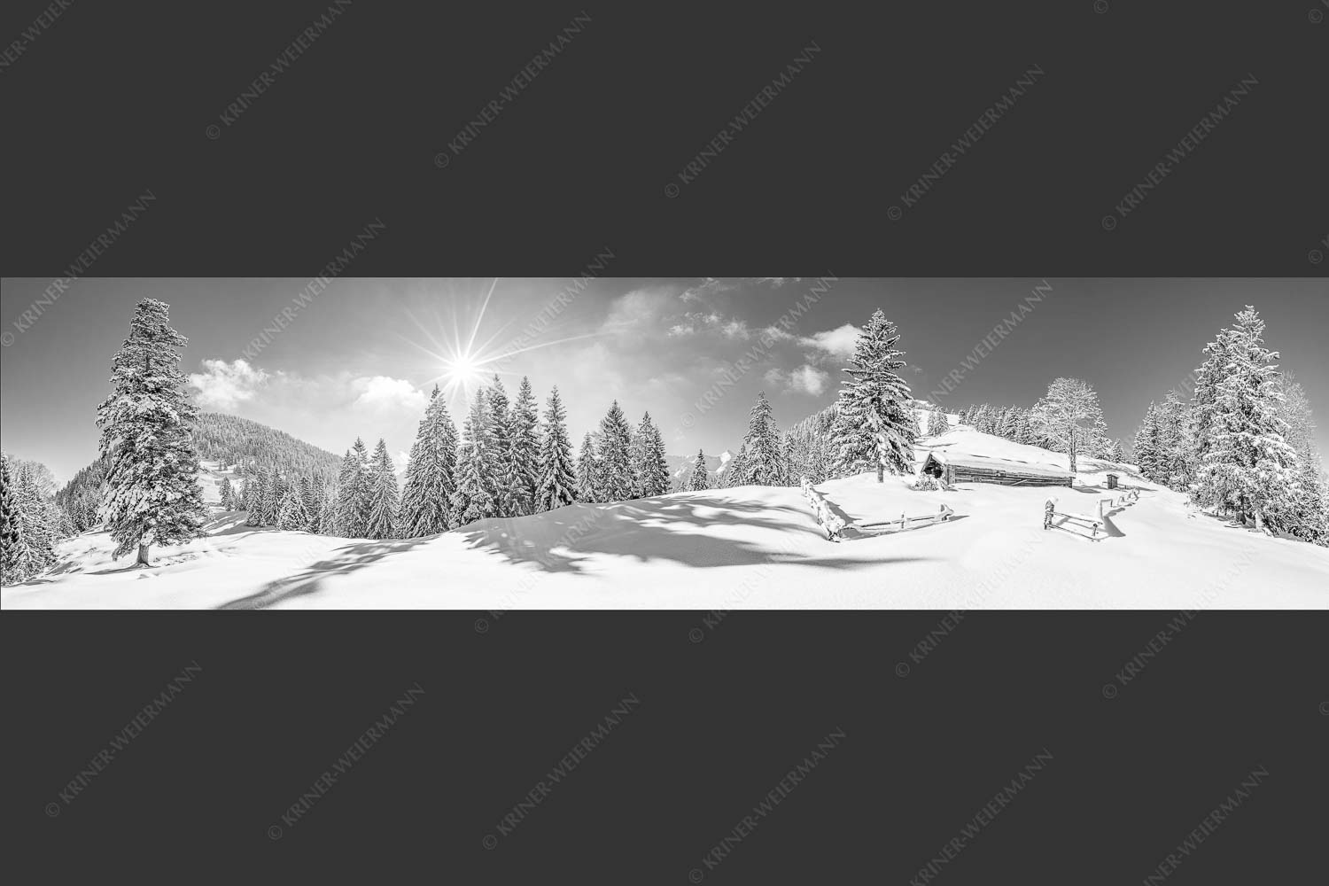 Verschneite Grasbergalm im Soierngebirge mit Krapfenkarspitze - Winterruhe 4:1 sw -- Alm Soierngebirge Schneelandschaft - mehr Infos bei www.Kriner-Weiermann.de