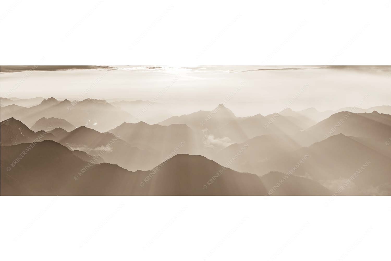 Mittsommerlicher Sonnenuntergang von der Zugspitze - Atemlos_3zu1_sepia - mehr Infos bei www.Kriner-Weiermann.de