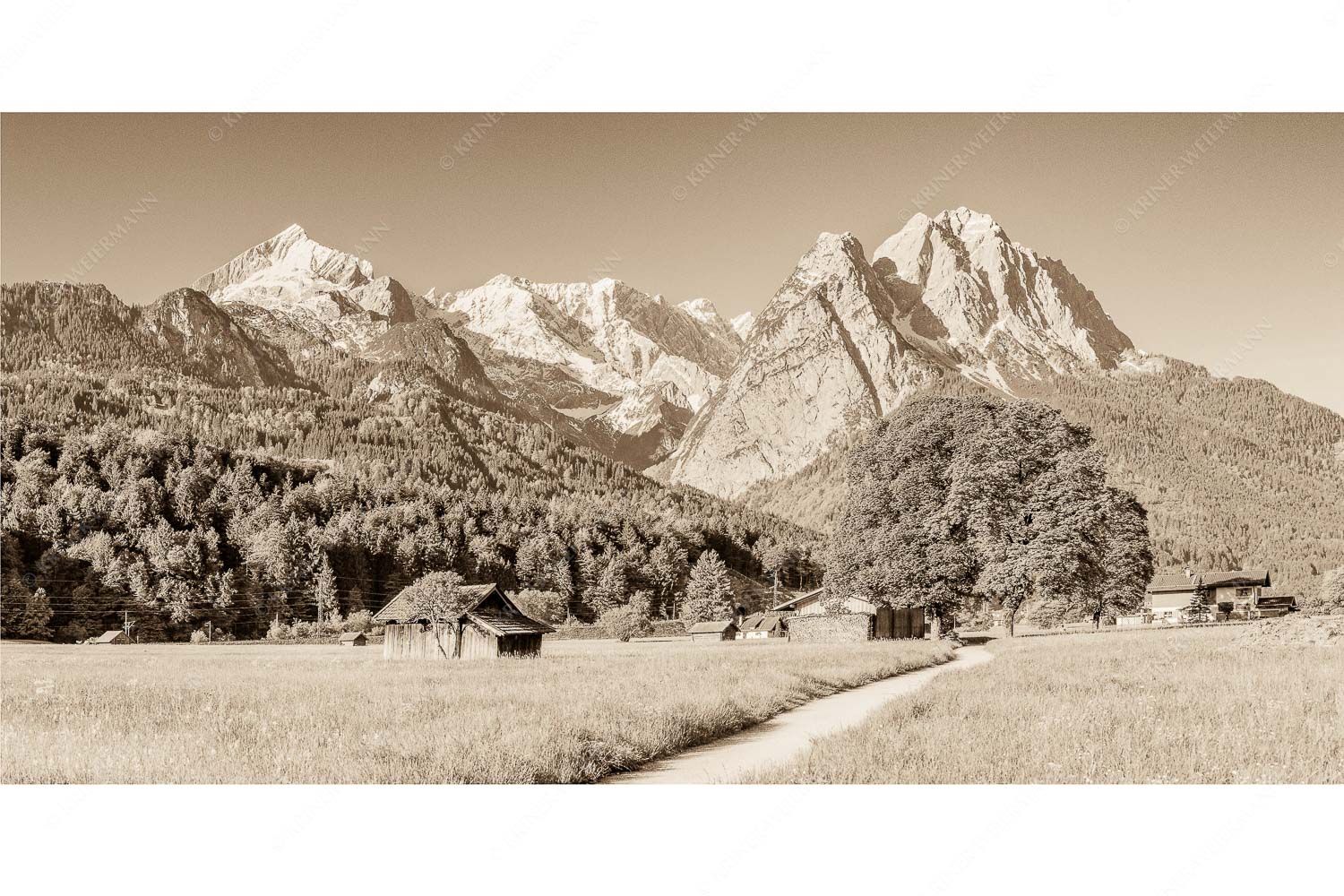 Blick über den Hammersbacherweg auf die Alpspitze und Waxensteine im Wettersteingebirge - Wahrzeichen_2zu1_sepia - mehr Infos bei www.Kriner-Weiermann.de